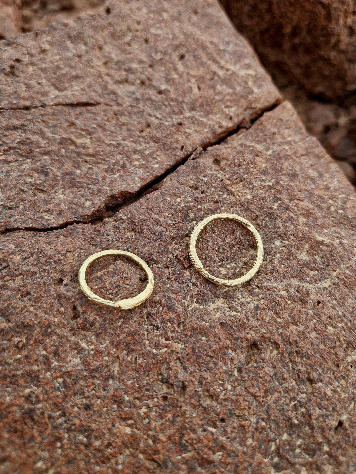 Roots Woman's Wedding Ring in 14K