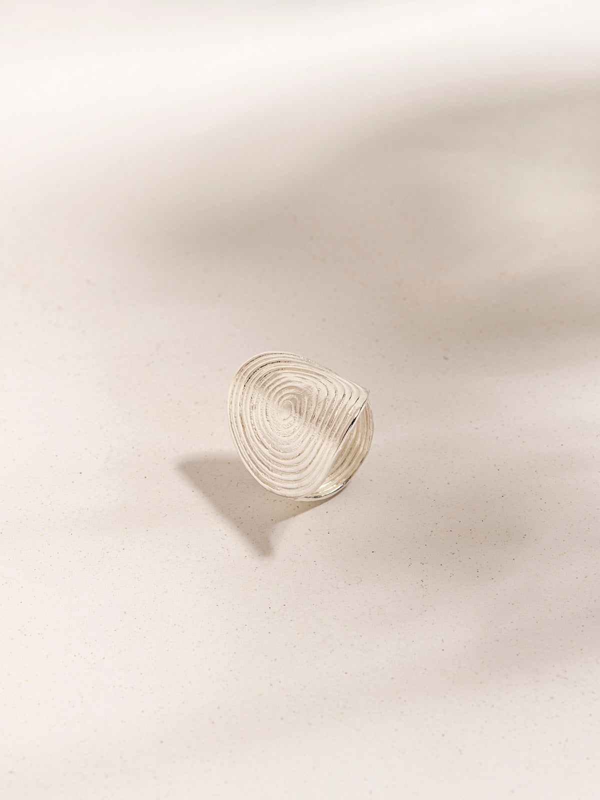 WEZI Moon Ring
