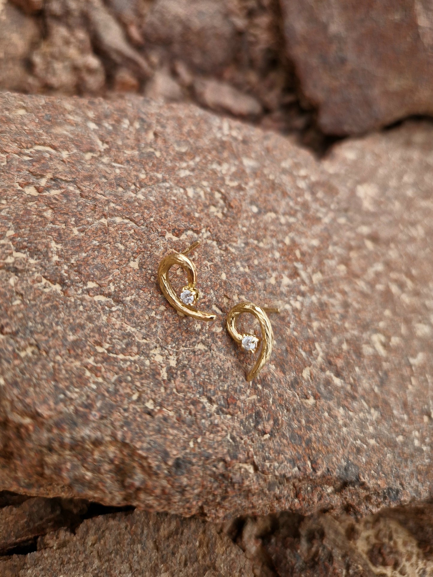 Roots Spiral Studded Earrings 14k