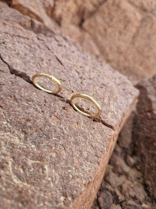 Roots Woman's Wedding Ring in 14K