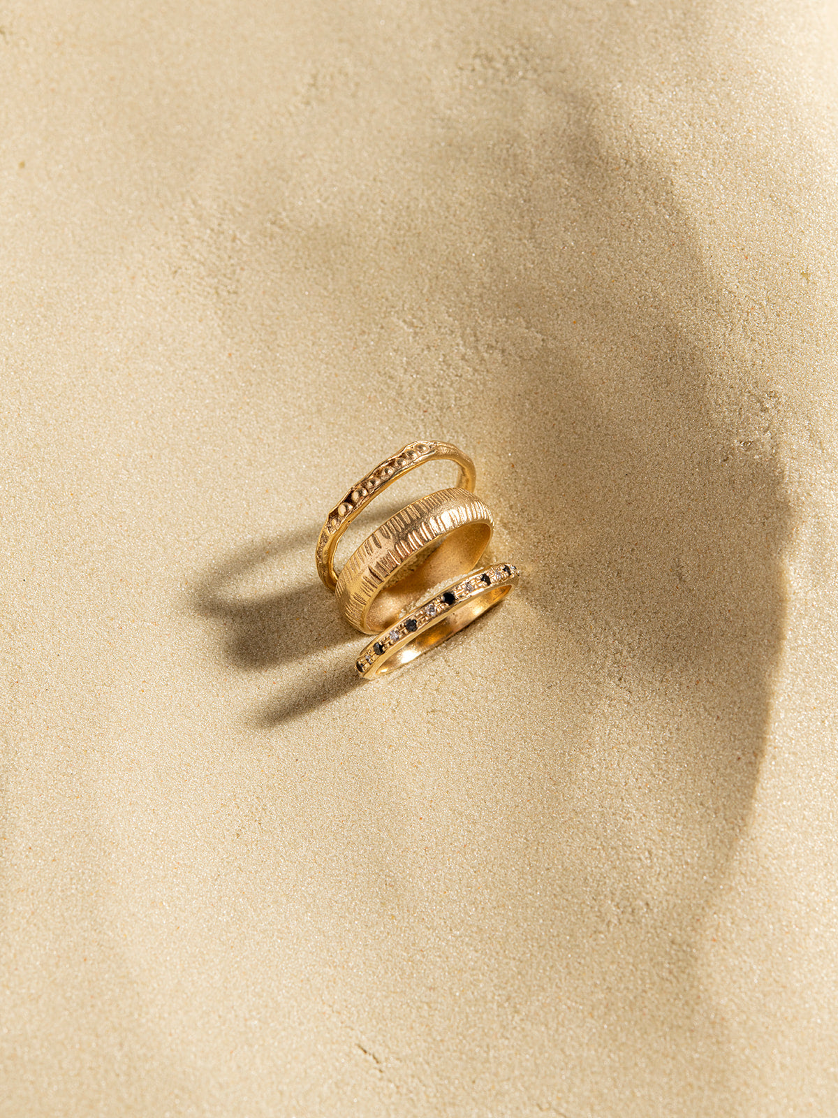 טבעת חריטת פסים זהב 14K