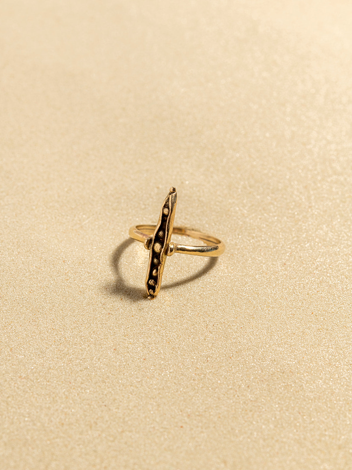 טבעת תרמיל מאורך זהב 14K